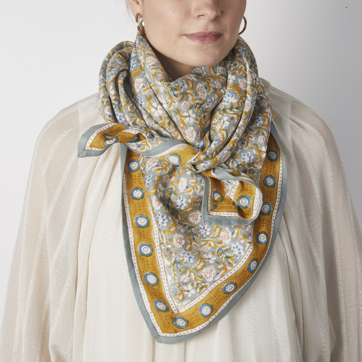 scarf with « Indien » flowers print  Lucette