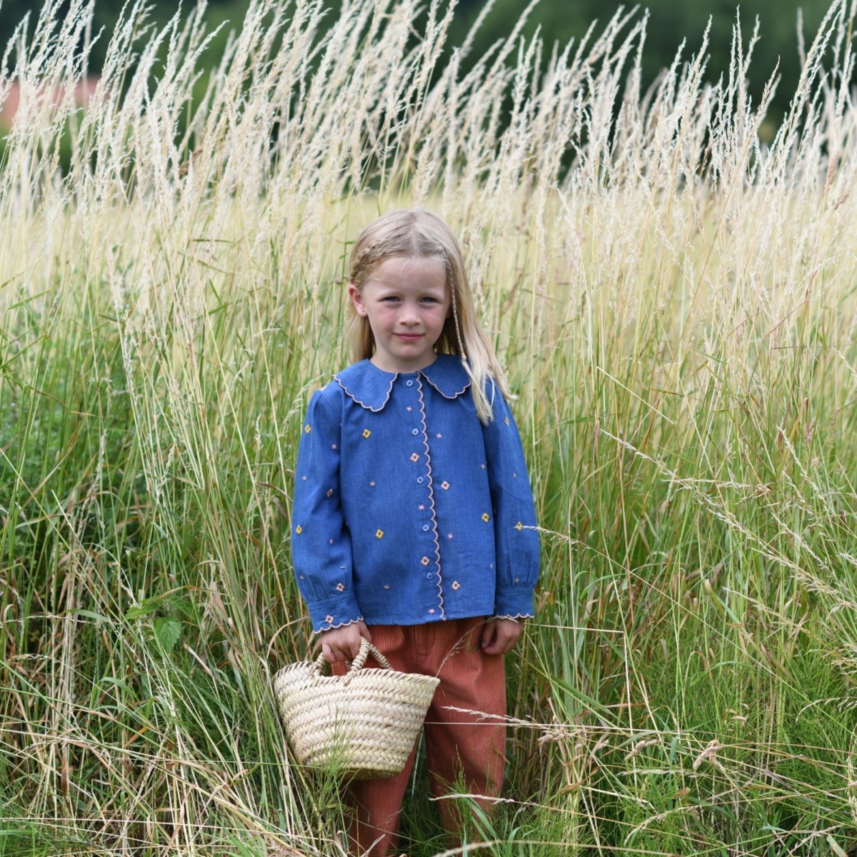 Blouse à col brodée fleurs denim Edelia