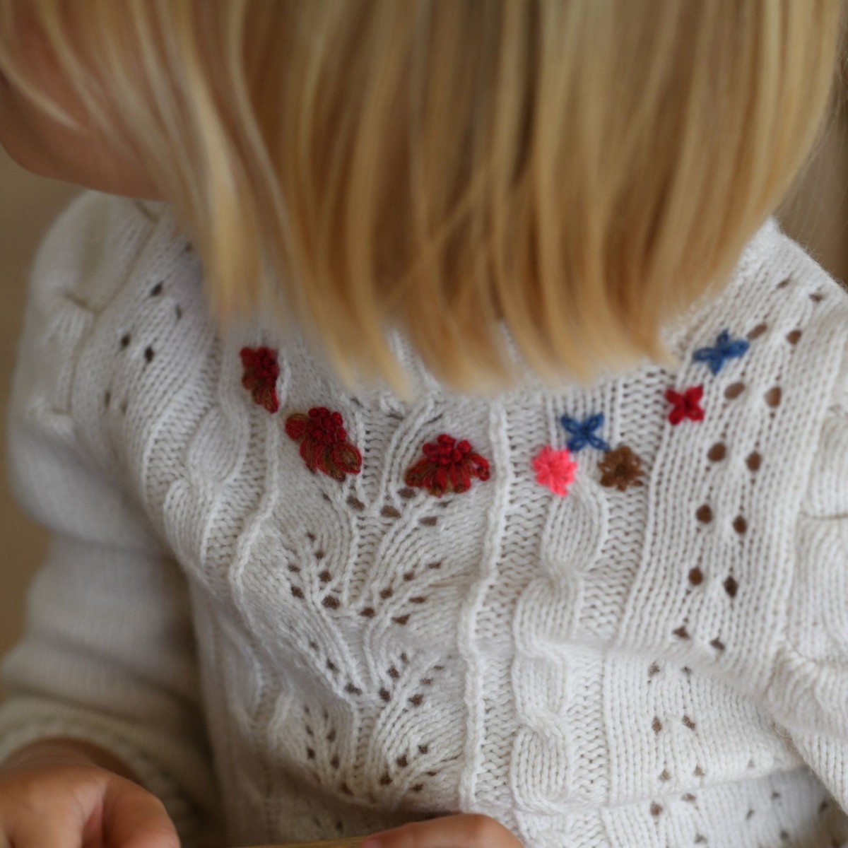 Sweater embroidered flowers BIANCA